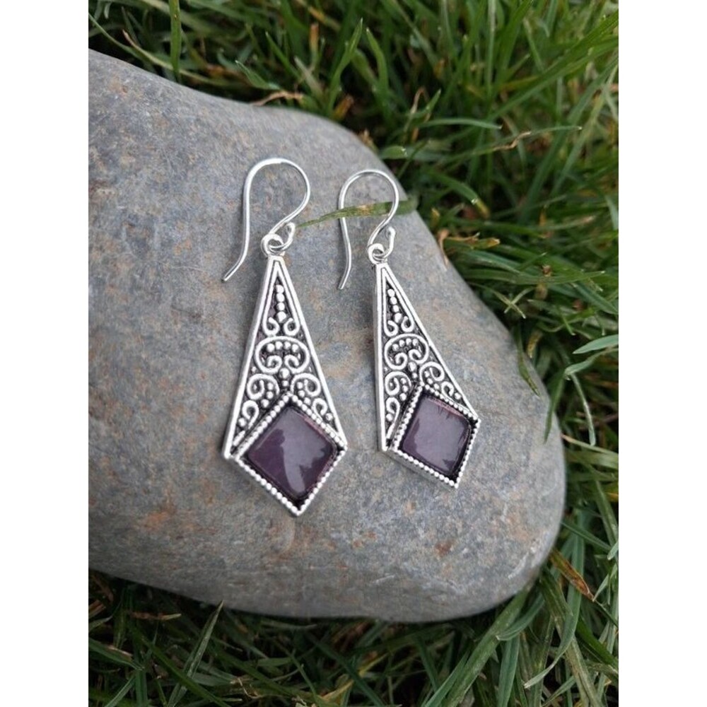Kite shaped boho amethyst dangle earrings